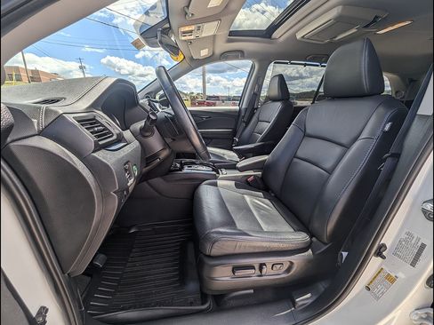 Used 2022 Honda Pilot Touring image 18
