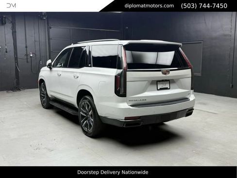 Used 2022 Cadillac Escalade Sport w/ Touring Package AWD/4WD image 5