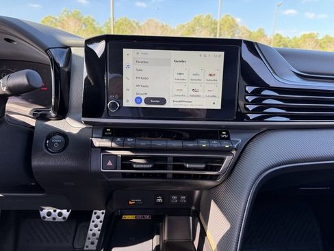 Used 2025 Toyota Camry SE image 20