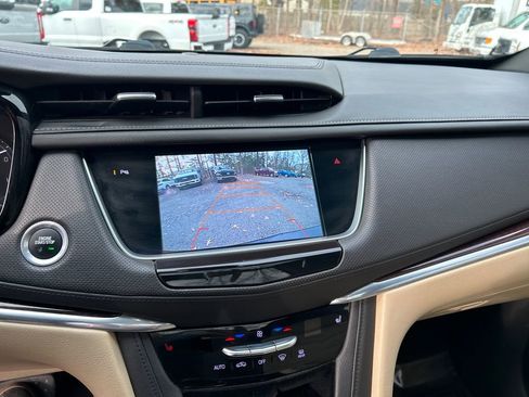 Used 2017 Cadillac XT5 Luxury w/ Driver Awareness Package image 19