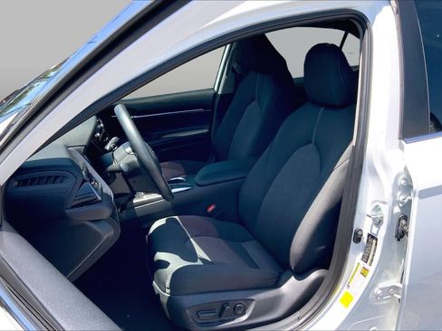 Used 2022 Toyota Camry LE w/ Carpet Mat Package (TMS) FWD image 7