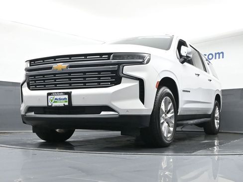 Used 2023 Chevrolet Suburban Premier image 6