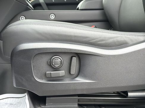 New 2026 Land Rover Defender 110 X-Dynamic SE image 20