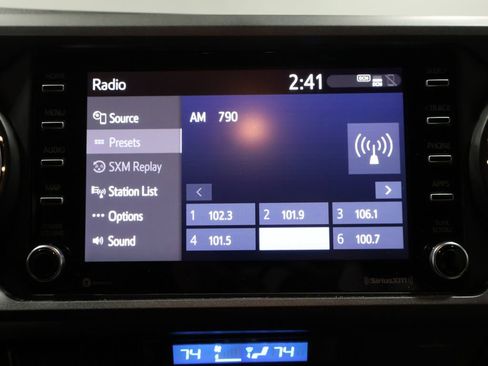 Used 2021 Toyota Tacoma TRD Sport w/ Technology Package image 25