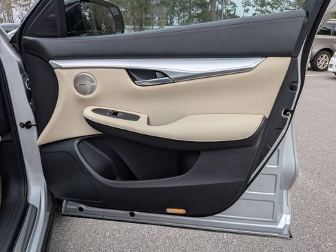 Used 2019 INFINITI QX50 Essential w/ Premium Heat Package image 37