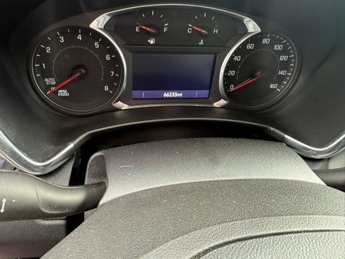 Used 2019 Chevrolet Equinox LT w/ Sun & Navigation Package image 3