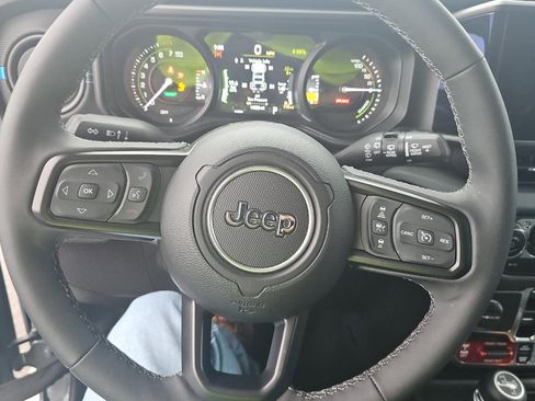 Used 2025 Jeep Wrangler Unlimited Rubicon 4xe w/ Safety Group image 8