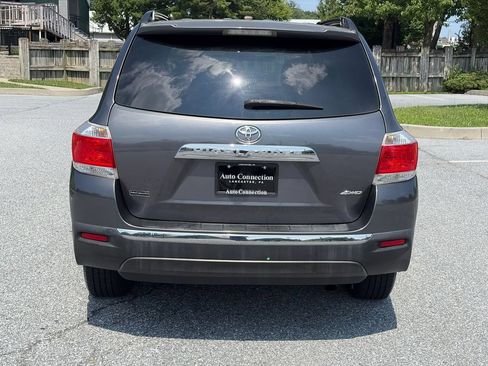 Used 2011 Toyota Highlander 4WD w/ Tow Pkg image 6