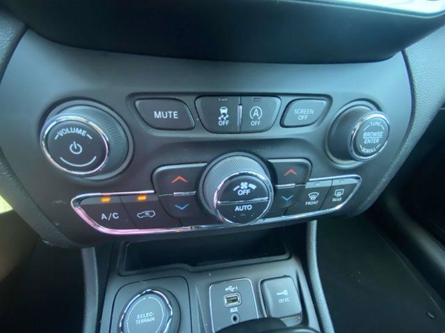 Used 2022 Jeep Cherokee Limited w/ Elite Package AWD/4WD image 24