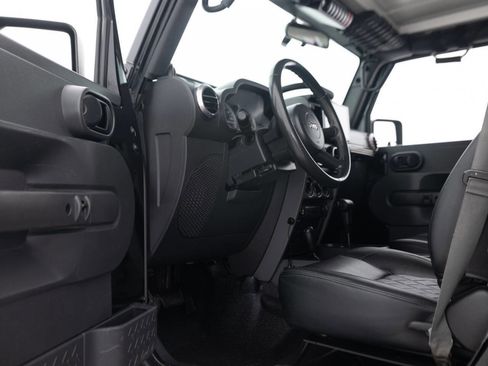 Used 2007 Jeep Wrangler Unlimited Rubicon w/ PWR Convenience Group AWD/4WD image 31