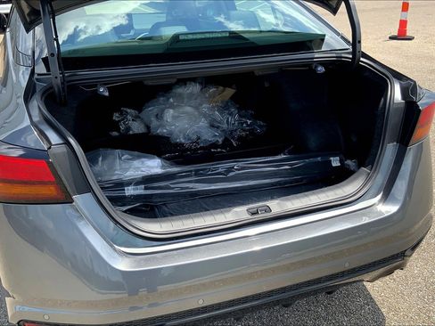 New 2025 Nissan Altima 2.5 SR image 17