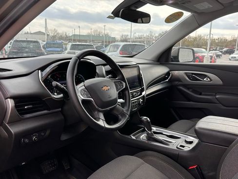 Used 2020 Chevrolet Traverse LT w/ Driver Confidence II Package AWD/4WD image 13