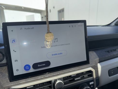 Used 2025 Toyota Tacoma 4x4 Double Cab image 8