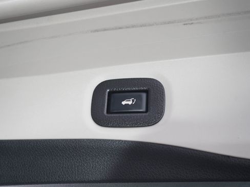 Used 2020 Nissan Rogue SL w/ Premium Package FWD image 11
