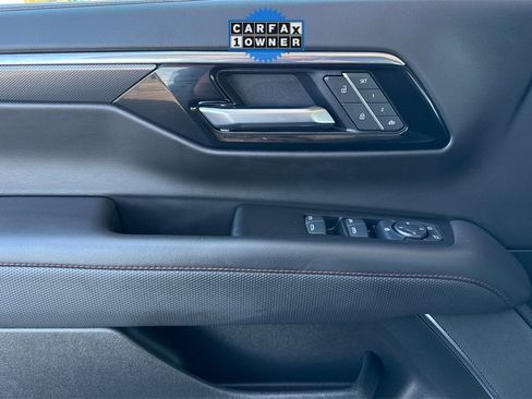 Used 2025 Chevrolet Suburban RST image 16
