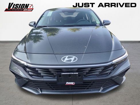 Certified 2026 Hyundai Elantra SE FWD image 8