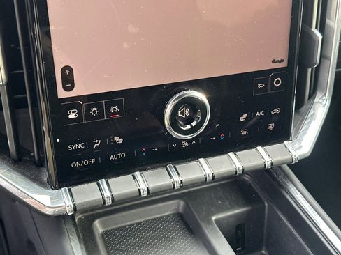 Used 2024 GMC Acadia Elevation image 30