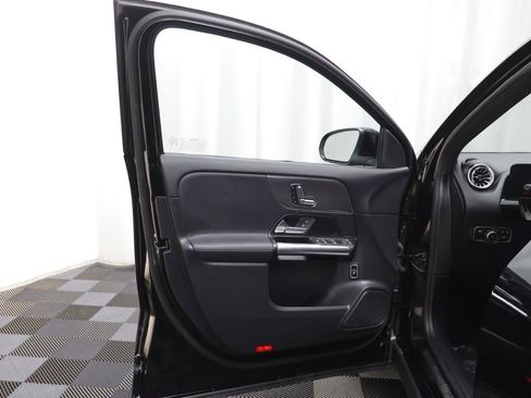 Used 2023 Mercedes-Benz GLA 250 image 4