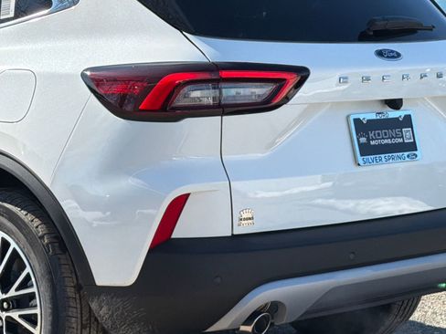 New 2026 Ford Escape SE FWD image 6
