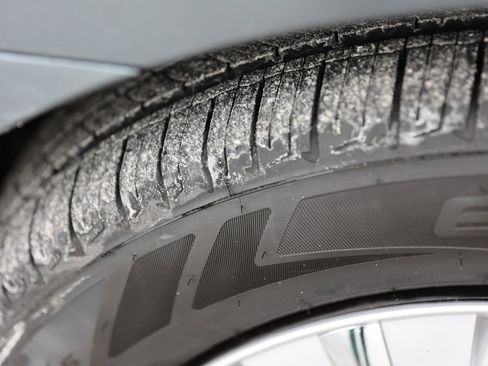 Used 2010 Toyota Camry LE image 12