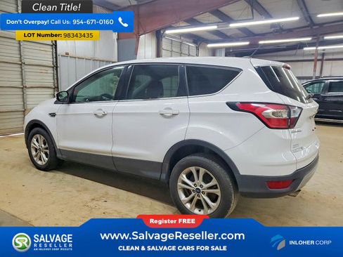 Used 2017 Ford Escape SE FWD image 3