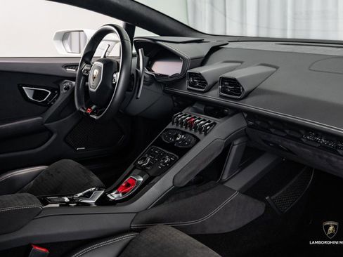 Used 2017 Lamborghini Huracan LP 610-4 Avio image 40