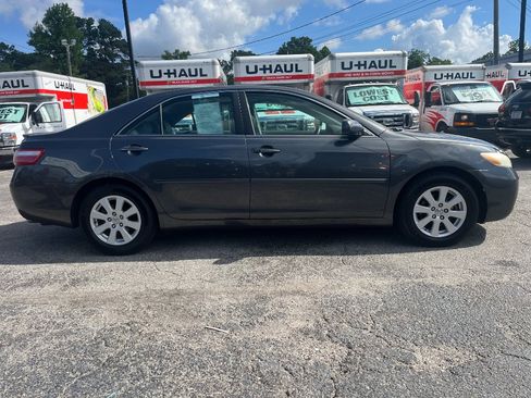 Used 2007 Toyota Camry XLE FWD image 2