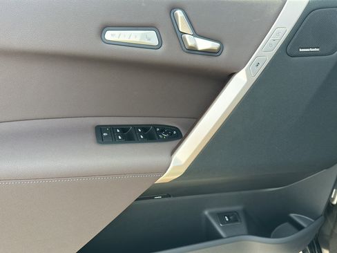 New 2026 BMW iX xDrive45 image 10