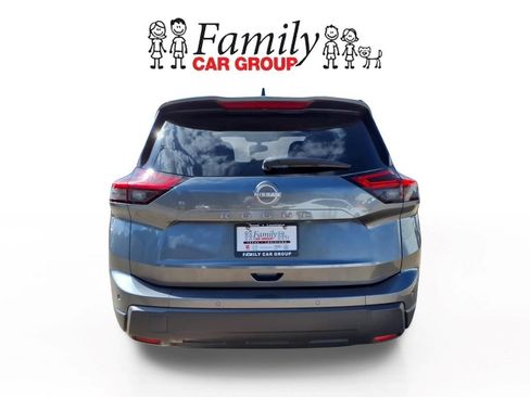 Used 2024 Nissan Rogue S FWD image 3