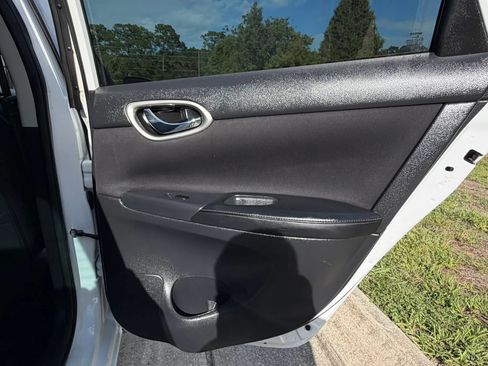Used 2017 Nissan Sentra SV FWD image 31
