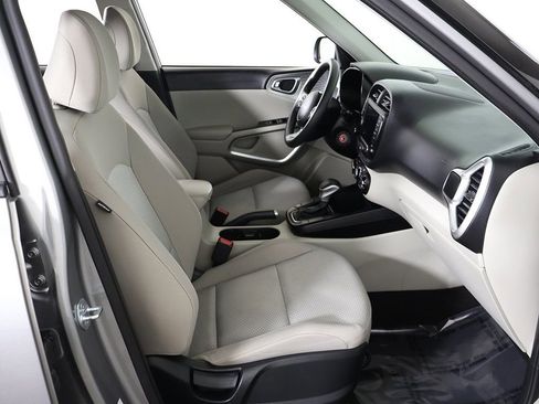 Used 2023 Kia Soul LX w/ LX Technology Package image 30