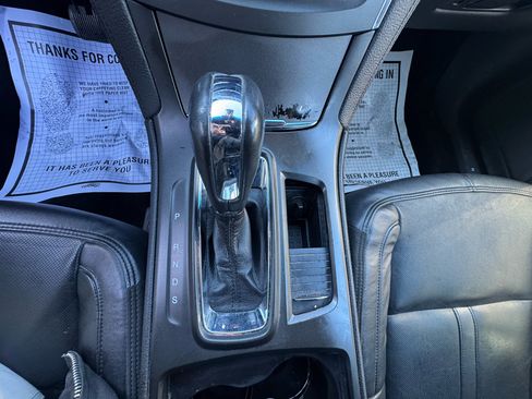 Used 2013 Lincoln MKS image 17