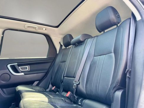 Used 2018 Land Rover Discovery Sport HSE image 17