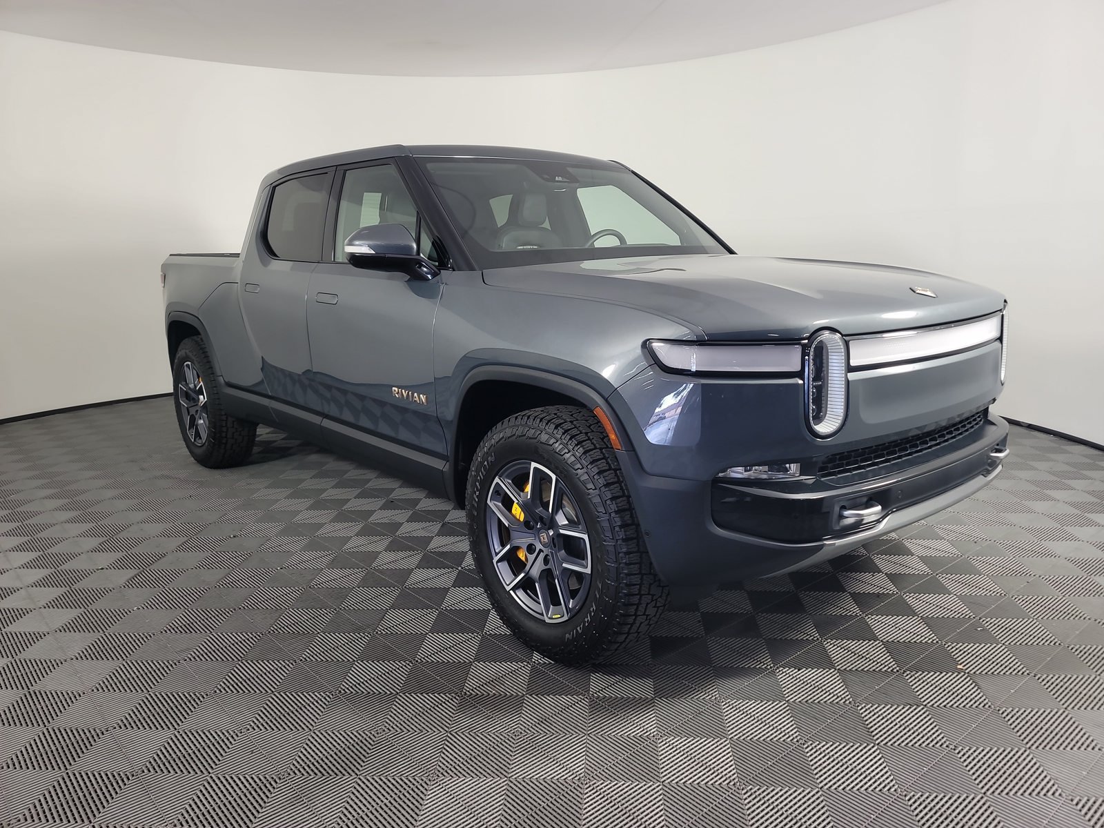 Used 2022 Rivian R1T Adventure AWD/4WD image 7