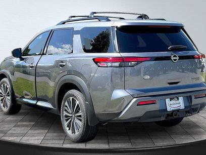 New 2026 Nissan Pathfinder Platinum w/ Accent Package