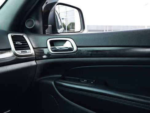 Used 2020 Jeep Grand Cherokee Laredo RWD image 25