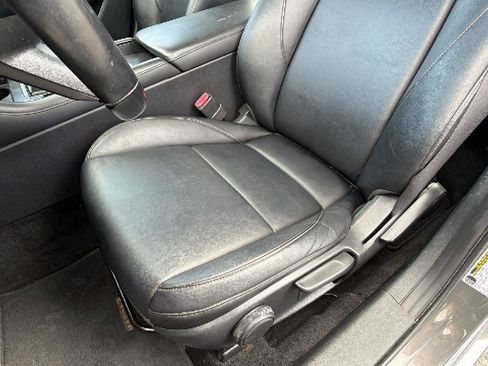 Used 2021 MAZDA MAZDA3 s FWD image 14
