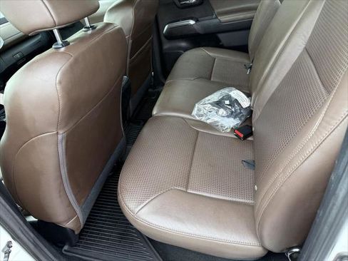 Certified 2019 Toyota Tacoma Limited AWD/4WD image 17