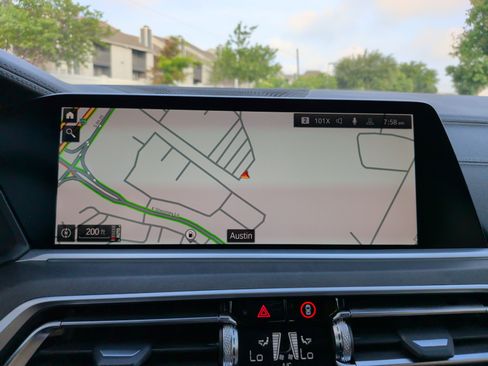 Used 2022 BMW X7 xDrive40i w/ M Sport Package AWD/4WD image 17
