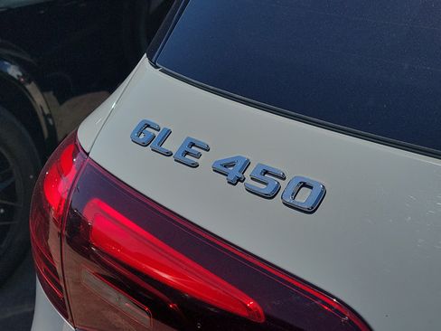 Used 2024 Mercedes-Benz GLE 450 4MATIC image 6