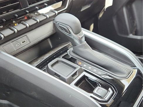 New 2025 Chevrolet Colorado LT w/ LPO, Pro Essentials Package image 25