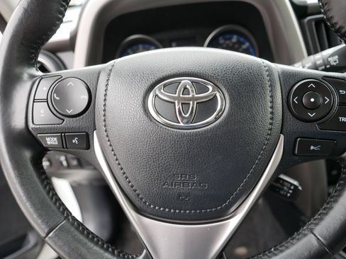 Used 2018 Toyota RAV4 XLE image 25