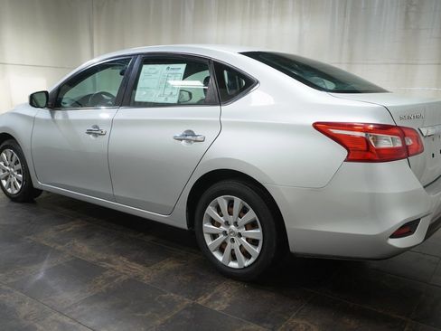 Used 2018 Nissan Sentra S image 7