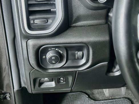 Used 2023 RAM 1500 Big Horn AWD/4WD image 16
