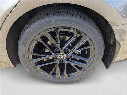 New 2025 Toyota Camry SE image 9