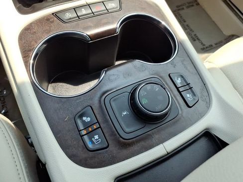 Used 2023 GMC Acadia Denali w/ Denali Technology Package AWD/4WD image 34