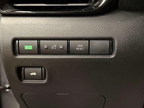 Used 2023 Nissan Sentra SV w/ All-Weather Package FWD image 31