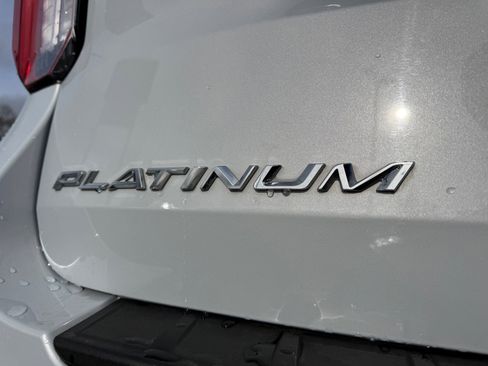Used 2025 Ford Explorer Platinum w/ LUX Leather Package AWD/4WD image 8