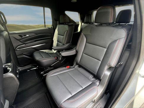 Used 2025 Chevrolet Traverse Z71 w/ LPO, Floor Liner Package AWD/4WD image 14