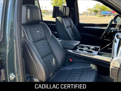 Used 2025 Cadillac Escalade ESV V w/ LPO, ONYX Package image 9